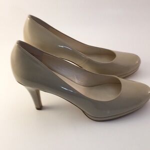AK Anne Klein Womens Size 8 Shoes Pump Patent Heeled Slip On. NEW.